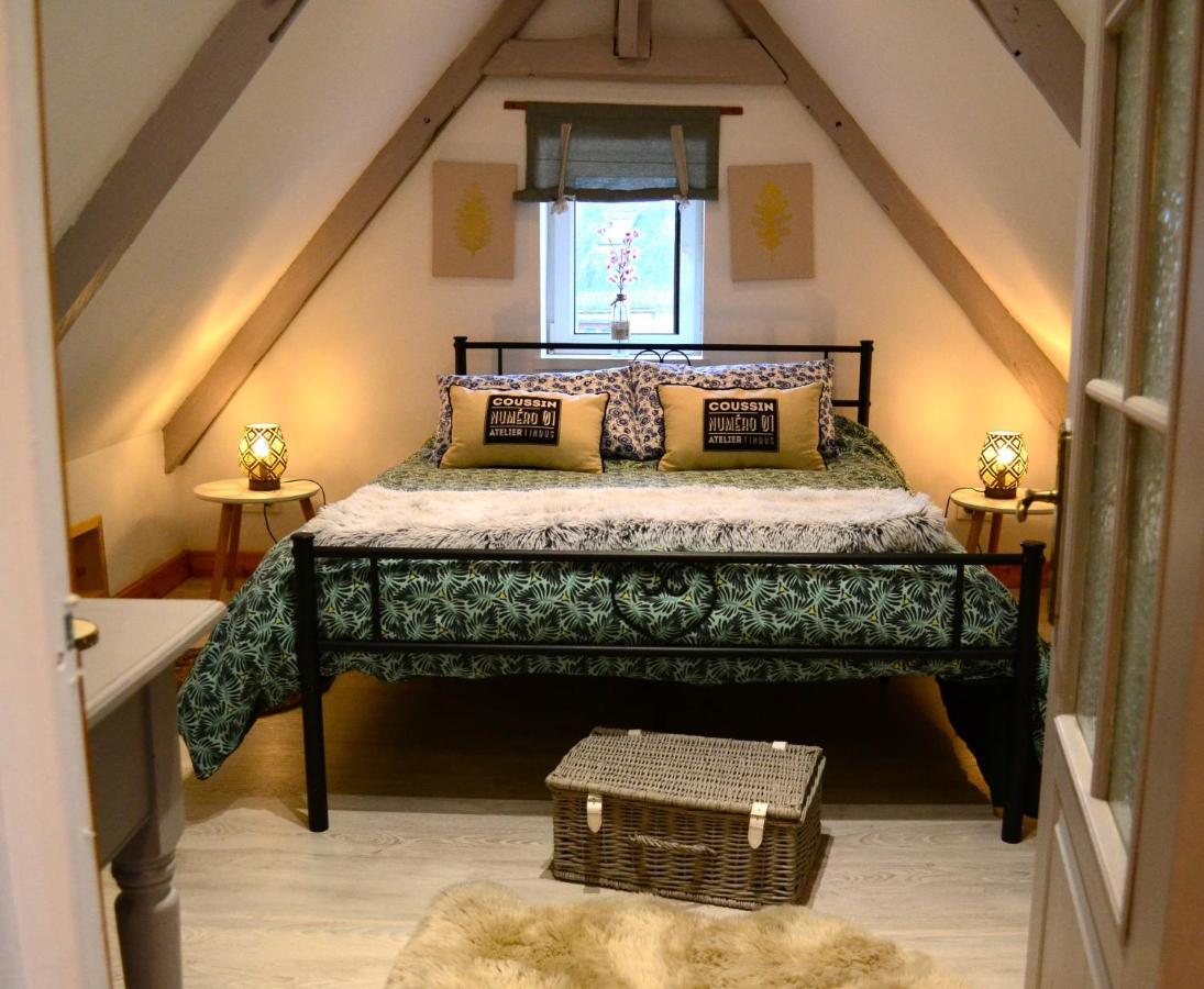 Le Vieux Moulin Gites - Detached Cottage With Garden Views And Pool Guégon Zewnętrze zdjęcie