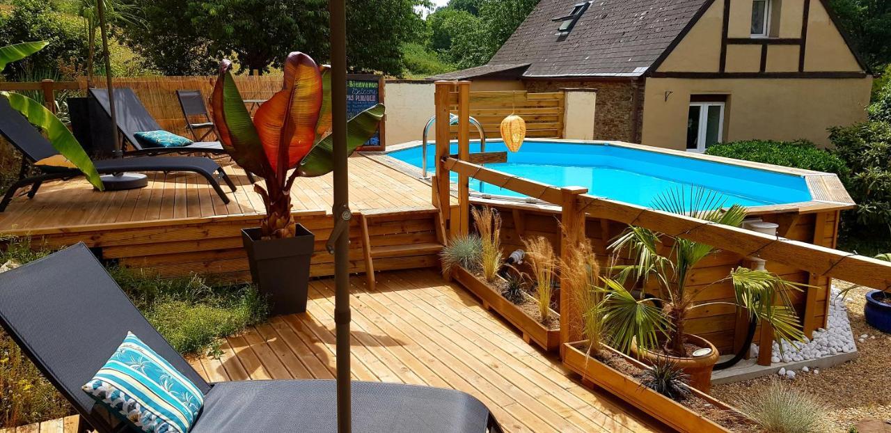 Le Vieux Moulin Gites - Detached Cottage With Garden Views And Pool Guégon Zewnętrze zdjęcie