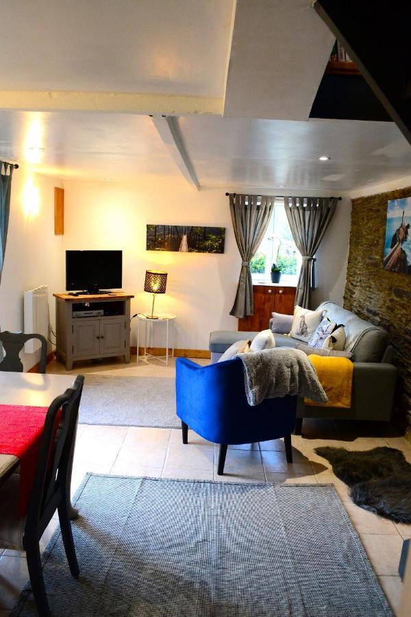 Le Vieux Moulin Gites - Detached Cottage With Garden Views And Pool Guégon Zewnętrze zdjęcie