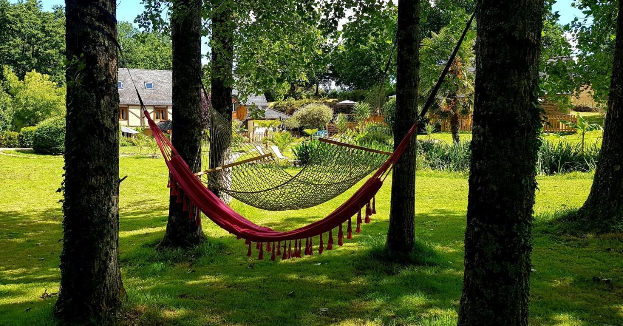 Le Vieux Moulin Gites - Detached Cottage With Garden Views And Pool Guégon Zewnętrze zdjęcie