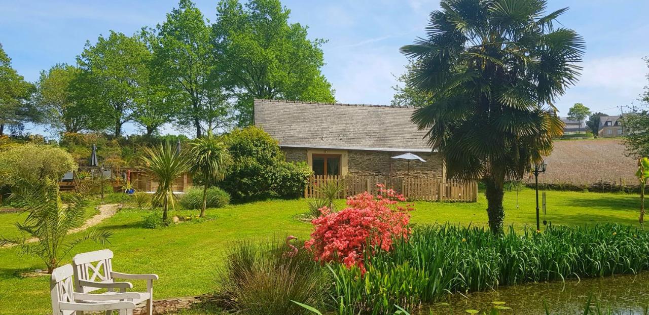 Le Vieux Moulin Gites - Detached Cottage With Garden Views And Pool Guégon Zewnętrze zdjęcie