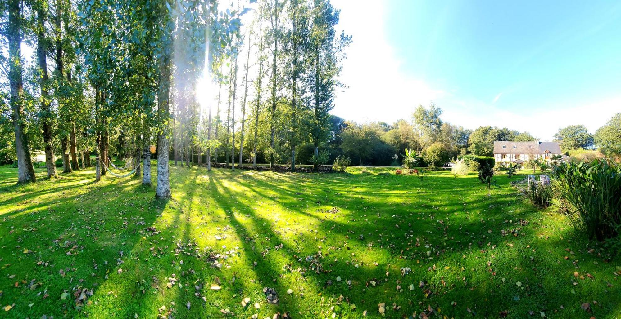 Le Vieux Moulin Gites - Detached Cottage With Garden Views And Pool Guégon Zewnętrze zdjęcie